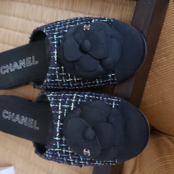 CHANEL Tweed w/metalic threading Mules - Picture 4 of 6